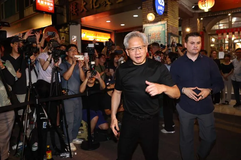影/談華為半導體新突破！黃仁勳：台積電和台灣領先10年
