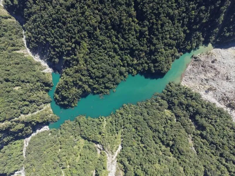 颱風巴威逼近　萬里溪堰塞湖蓄水量逾6成持續嚴密監測