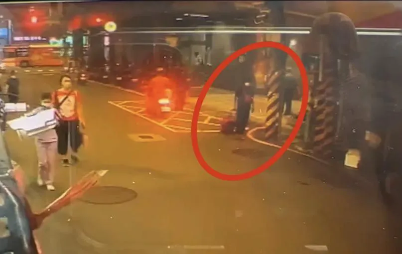 永和無頭分屍案／監視器畫面曝光　嫌犯全身黑衣拖紅色行李箱