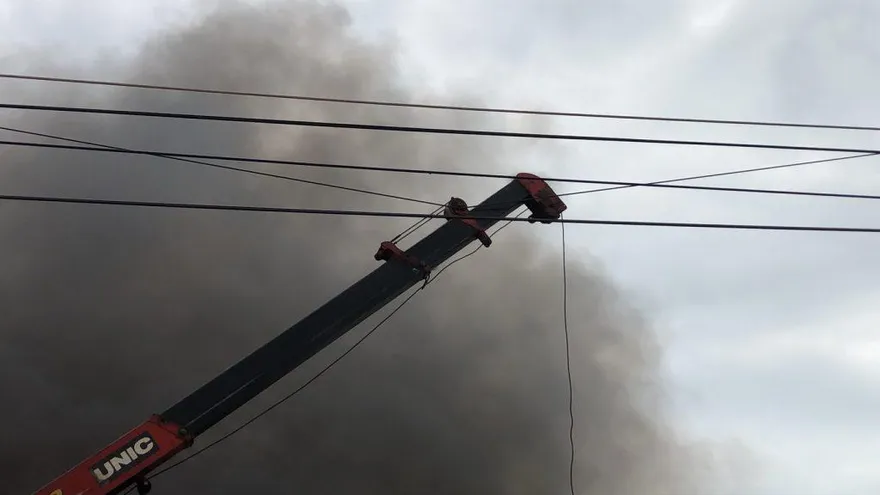 驚悚瞬間！工人爸悲痛還原電擊過程　「只能眼睜睜看著2個兒子被燒死」