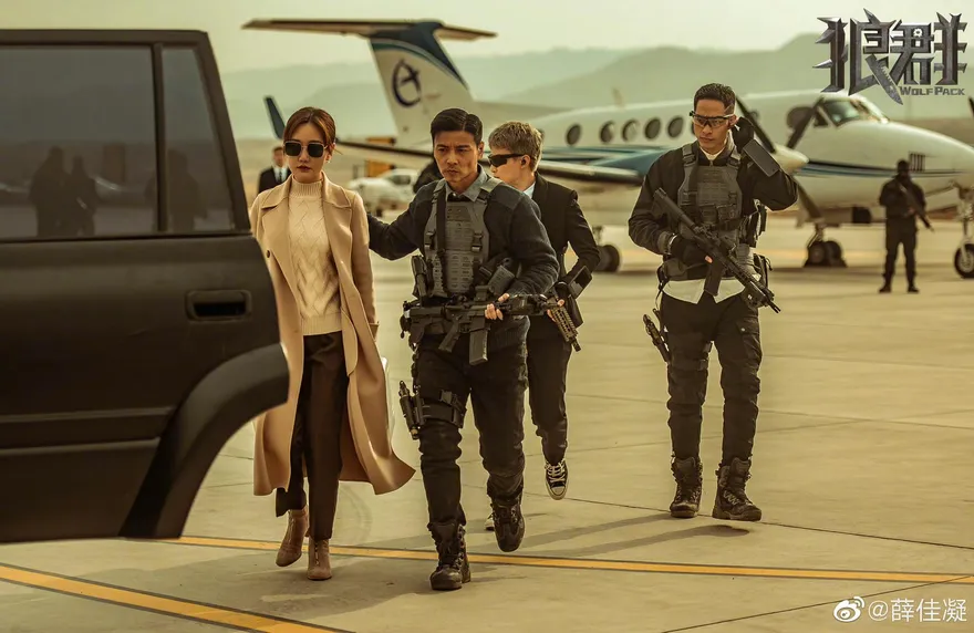 張晉、李治廷新片上映…海報文案竟諷「尿不進去=又短又軟」！陸網刷一排問號