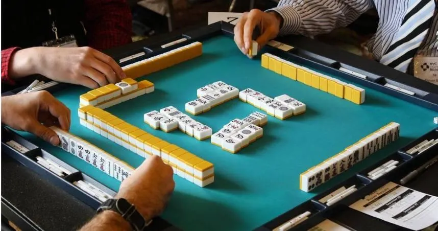 友家打麻將→離奇墜樓亡！老翁「耳鼻爆血」口吐異物亡…屋主冤喊：他自己滑倒