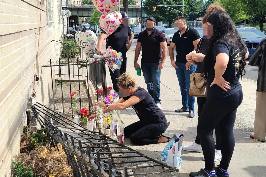 死神站家門口！她剛走4步路遭猛撞噴飛　下秒「柵欄刺穿全身」濺血亡