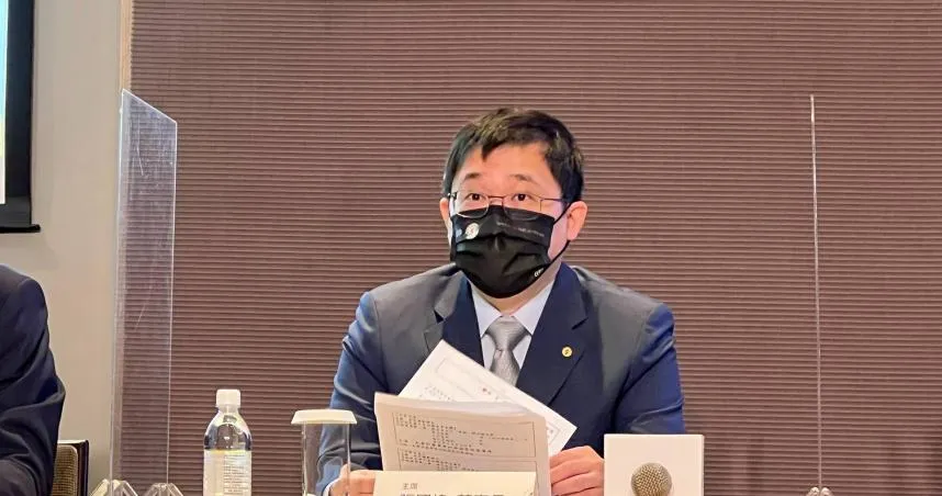 長榮爭奪戰落幕?鄭深池、張國煒閃辭 弟弟派瓦解內幕傳出投資星宇