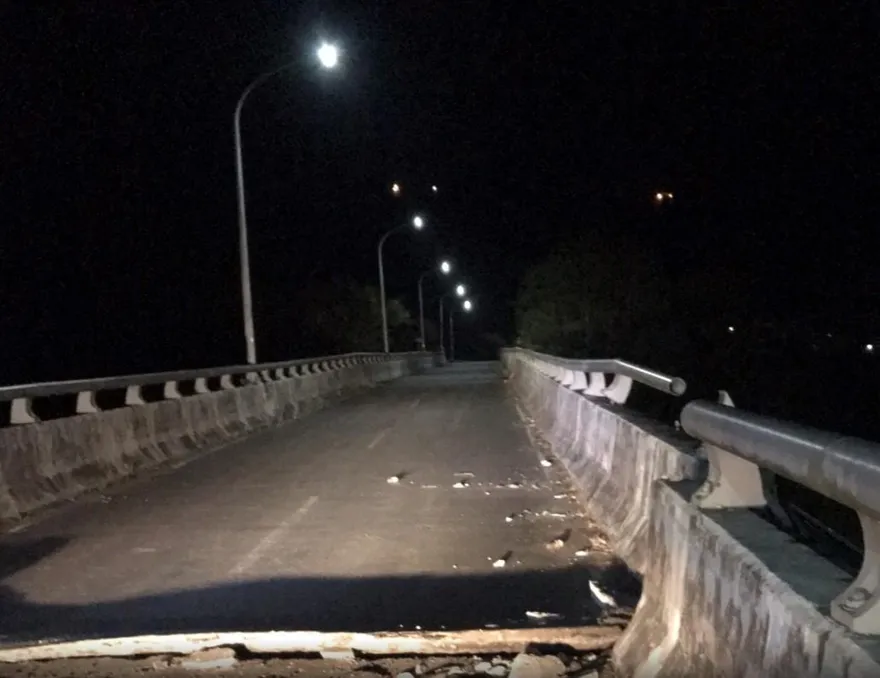 快訊／道路中斷、寶華橋錯位！台東連夜狂震…今中午起3區停班停課