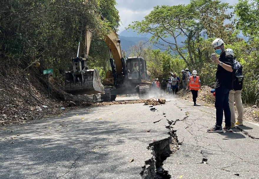 台東6.8強震／最新災情更新　赤柯山、六十石山搶通遊客撤離