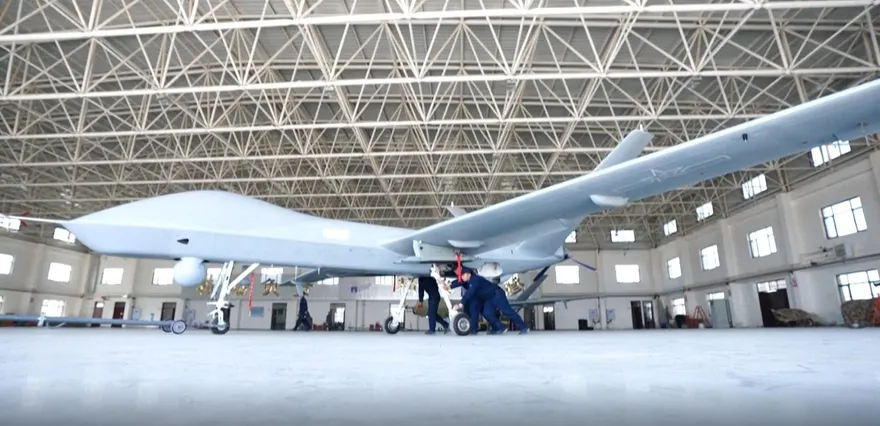 影／發現即摧毀！陸解放軍「察打一體」無人機部隊首曝光