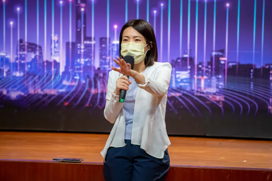 影/痛批洪耀福就是幫鏡電視關說　徐巧芯：「這個人」應出面說清楚！