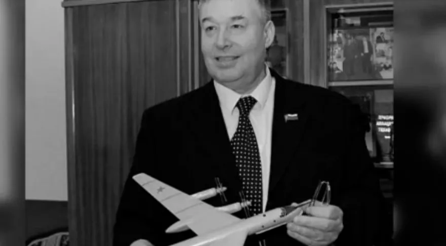 詭失足墜樓梯…知名科學家離奇身亡！恐怖陰謀論狂遭掀