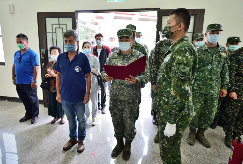 「永遠的隊長」鄭龍飛昨長眠東引！軍民好友相伴最後一程