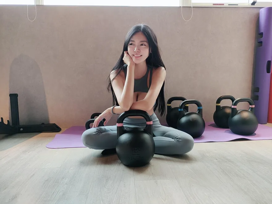 女星錄影到一半突落水！驚恐揭「慢10秒就會見上帝」　暖心謝金剛、小甜甜救命