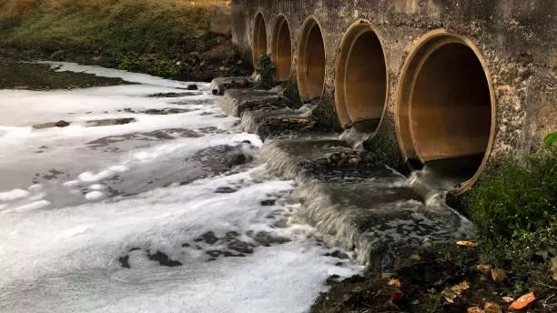 水圳戲水淪冰屍！彰化國小生抓魚一半　水門突放水…慘遭沖走陳屍下游3km