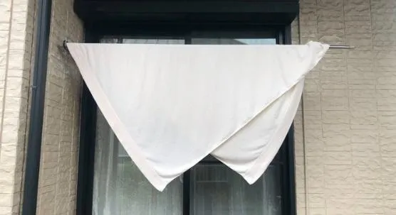 天氣變冷了！「三角曝曬法」晾被超快乾　網一試驚：速度快到嚇一跳