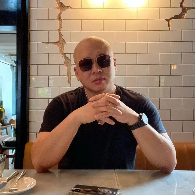 又有男歌手爆吸毒！警方揭「多次在酒店吸冰毒」已逮人　6月才和圈外女友結婚