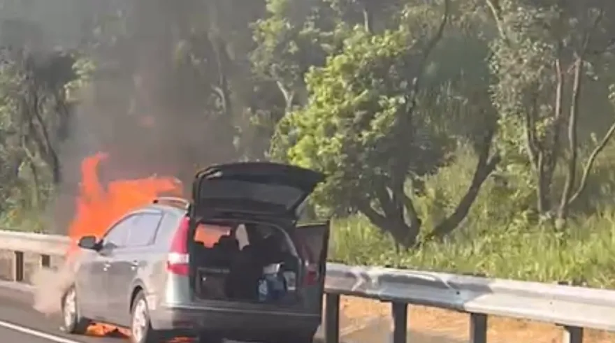 快訊／黑煙暴竄衝破窗…國3驚傳火燒車！警消急派員滅火