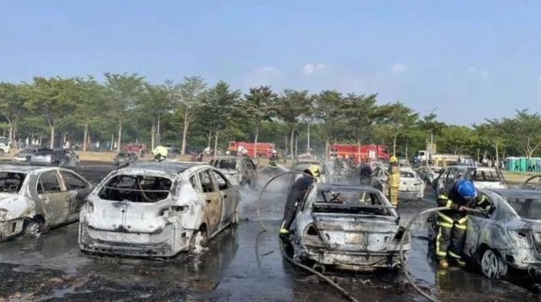 芭比Q了！雲林農機展連環火燒車毀27車　縣府代位求償