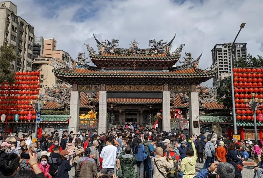 港女來台念大學魂斷龍山寺！僅留2字條詭異遺書　校方已通知家屬來台