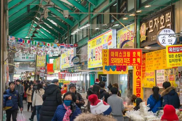 去韓國不用戳鼻子了！政府今宣布「10月入境免PCR」　最新規定出爐