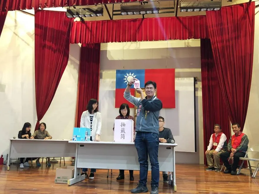 竹縣首起買票案！檢調搜出93萬現金　湖口鄉長參選人鄭士榤遭聲押禁見