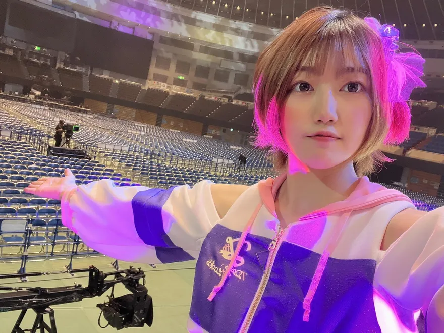 22歲女偶像「腳痛→表演取消」送醫…檢查後「竟罹急性白血病」！公司宣佈全面停工