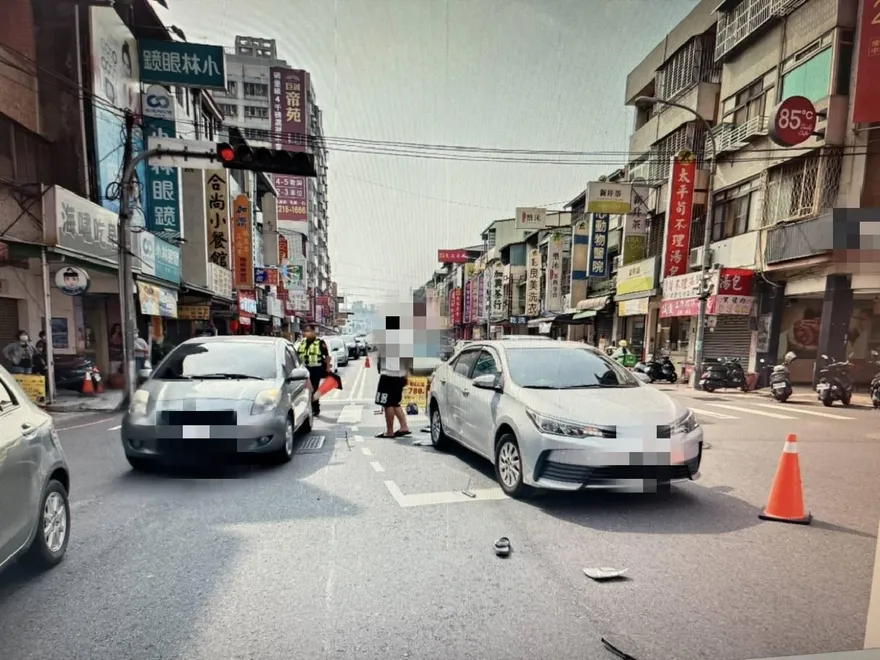快訊/又是無照車禍意外！台中少年租車「睡著」直撞4台車　男騎士傷重不治
