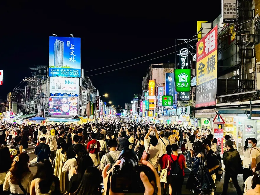 「白晝之夜」掀萬人人潮！士林夜市→東京澀谷　一夜復活超嗨…罕見畫面曝光