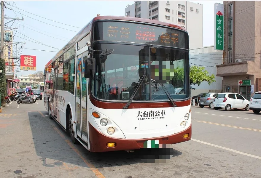 搶先下公車害死90歲老翁　男辯「沒碰到」一樣遭判刑