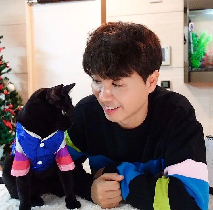 男星被親哥偷保人壽險「騙走2.8億」！爸爸也是吸血鬼「見面就開打」：我要X了你