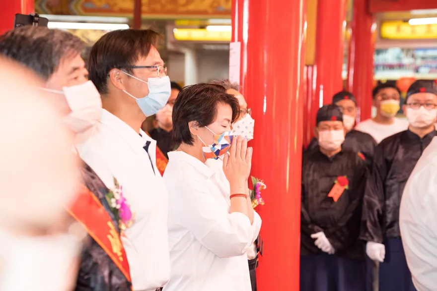 周玉蔻助攻發揮！台北市長民調落後蔣萬安17%　黃珊珊回應了