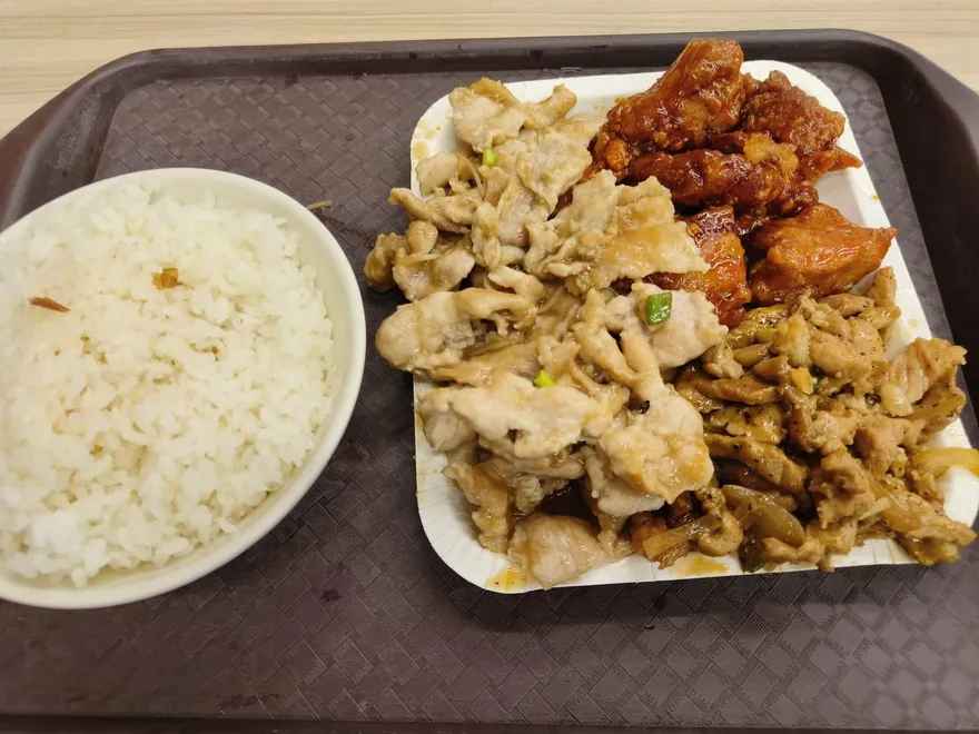 男吃自助餐「三菜一湯」500元！上千網一看傻眼：被當盤仔吧…