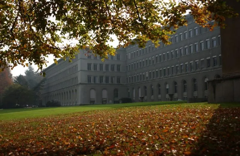 經濟衰退陰影逼近　WTO大幅下修2023年全球貿易預測