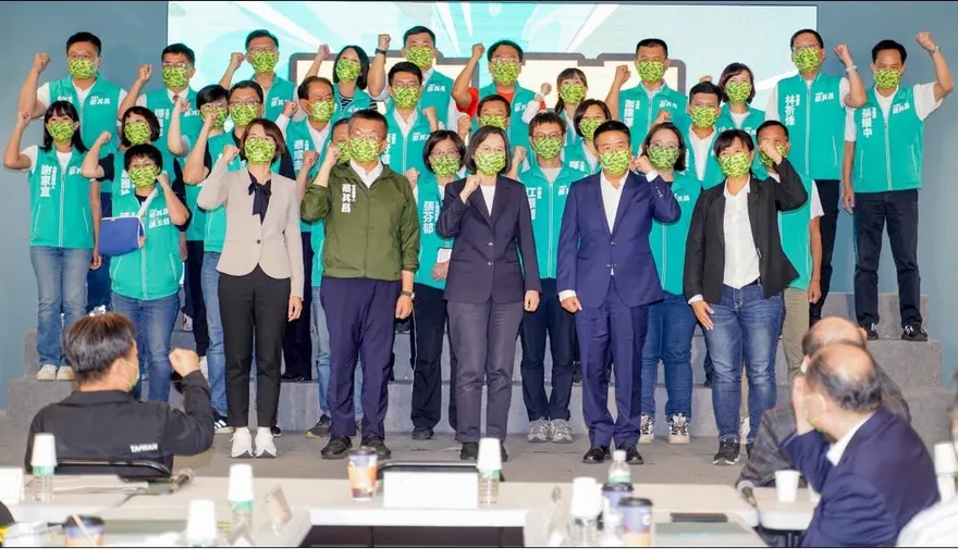 民進黨選情比2018年更慘？游盈隆曝2大關鍵原因：戰貓變肥貓