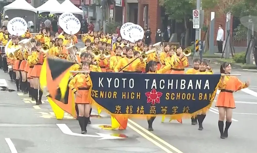 雙十國慶 / 國慶最亮點！「橘色惡魔」邊吹邊跳神走位　超狂名稱由來曝
