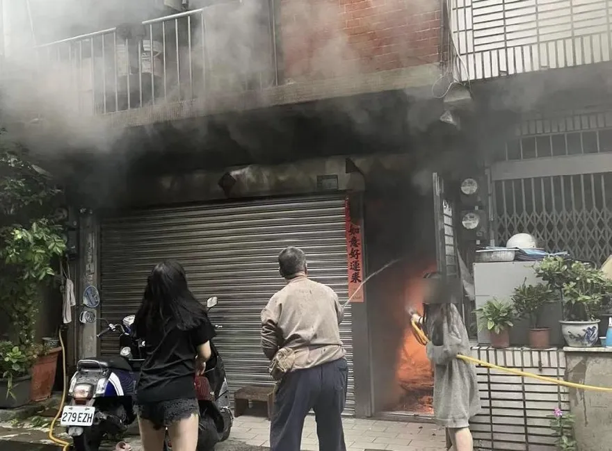 住警器救命！土城透天厝火警冒火煙　3住戶嗆傷送醫
