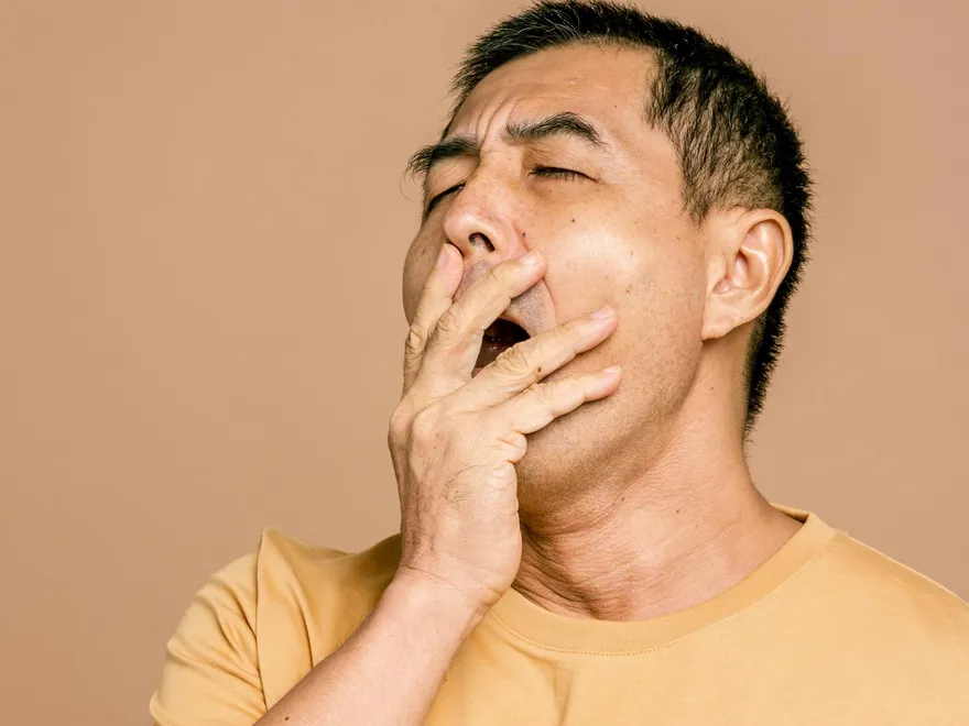 易疲倦、盜汗要小心罹患骨髓纖維化！醫曝10大症狀莫輕忽：嚴重恐變血癌！