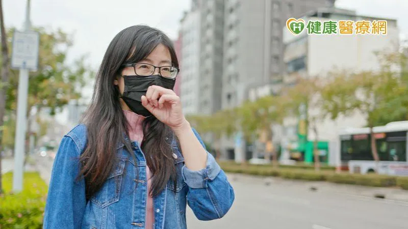 氣溫驟降！肺氣虛遇冷咳嗽、打噴嚏！中醫師教2招潤肺固氣！