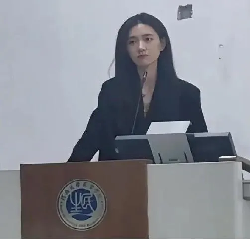 影/正妹女師「神仙顏值」神似江疏影　學生直呼：上了一次課還想上！