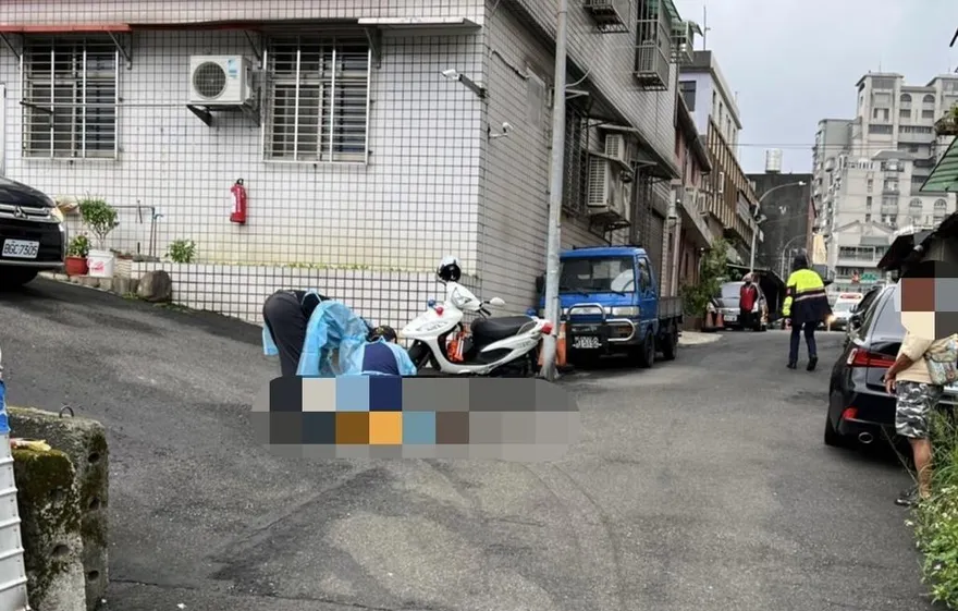 大貨車巷內左轉不慎　林口婦遭輾過當場死亡