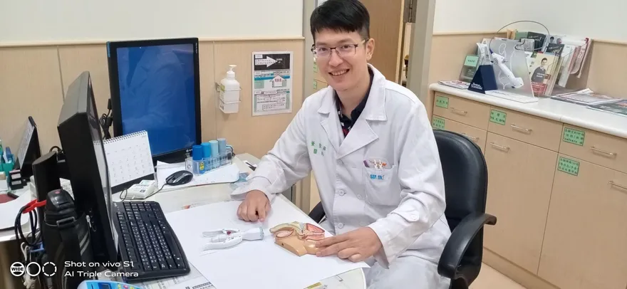 「脫腸」疝氣手術新選擇！醫師：好發於男性