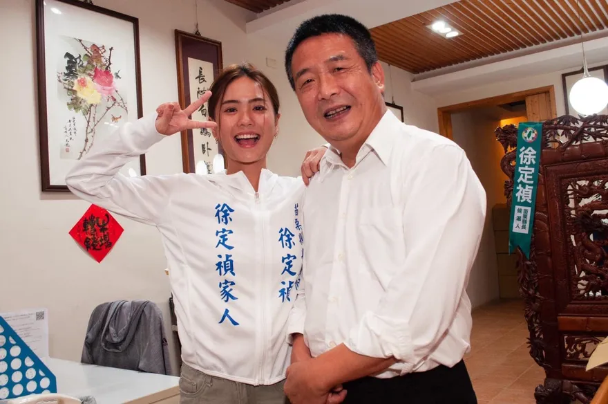 鍾東錦質疑徐定禎存款僅27萬還開酸　他PO與女兒合照回應「這句話」