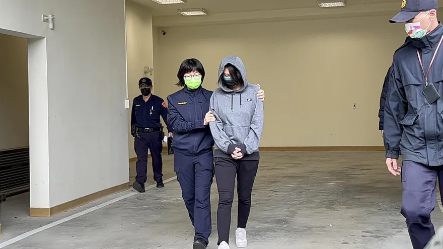 殺警鴛鴦入監！審判中結婚生雙寶　允賠650萬刑期僅8年