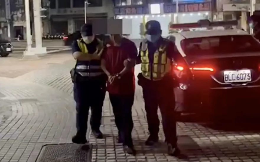 影/又傳槍響！高雄大立百貨旁喬債務開槍　警逮1男查扣槍彈送辦