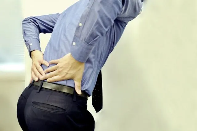 確診後容易引發骨質疏鬆？醫揭容易發生在「這兩種人」身上！