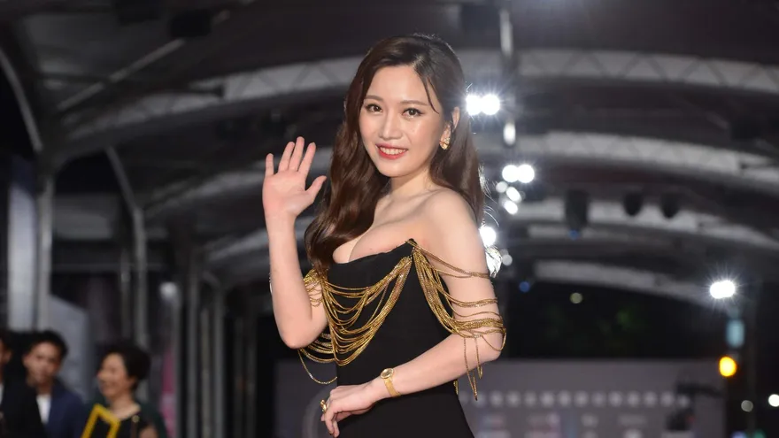 金鐘57/《全明星》《星攻略》雙提名！蔡尚樺火辣現身「雪白渾圓快炸開」主持人也不敢看