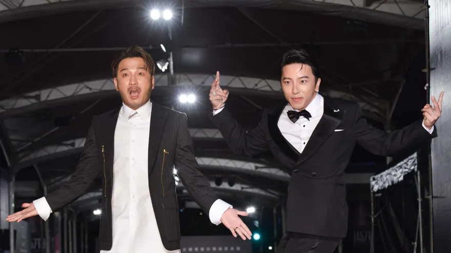 金鐘57/雙帥現身紅毯！KID羞曝「老婆說我是第一帥」　坤達秒反駁：佳嬿也說我是~