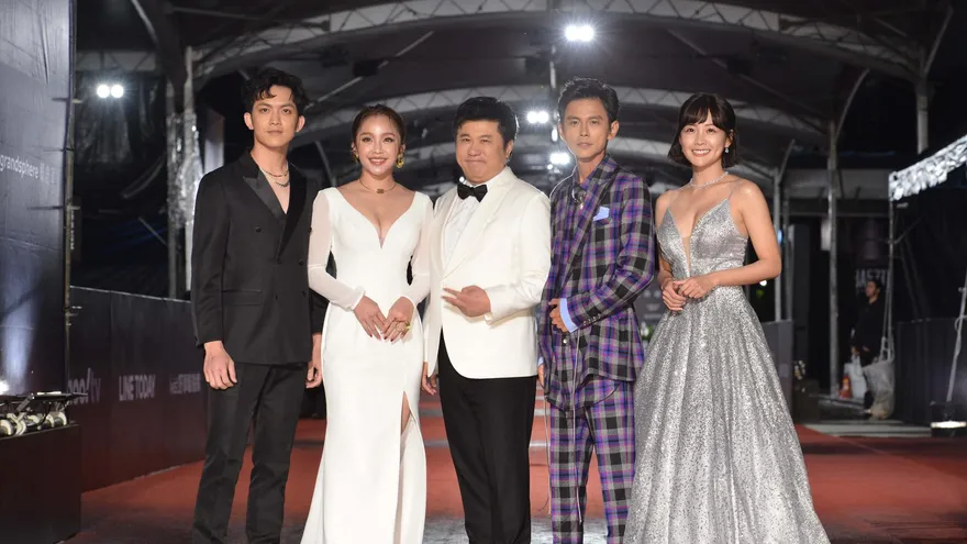 金鐘57/《大集合》主持群來了！賴慧如、藍藍超辣現身「大秀飽滿渾圓」