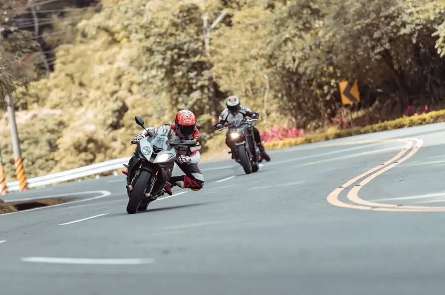 追焦搶拍害重機慘摔　警將取締開罰：有效降低苗栗台3線車禍