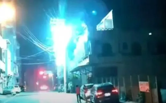快訊／桃園觀音晚間4900戶突停電!電杆「狂冒火花爆炸聲」嚇壞住戶