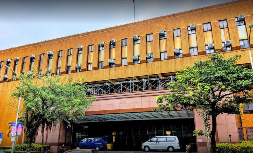 外流林秉樞疫苗紀錄！ 前衛生署長醫師女兒等3人因1張照片被起訴