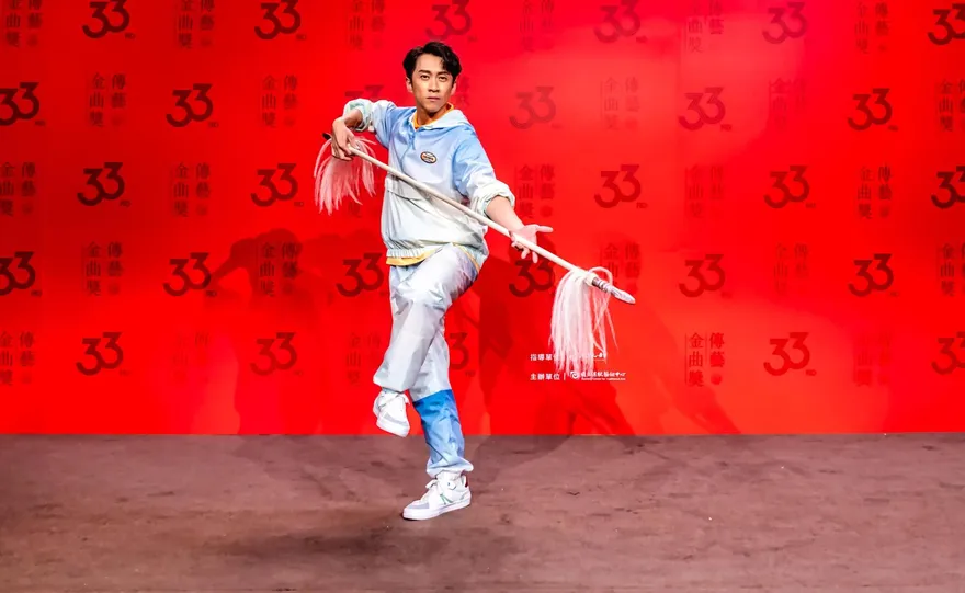 楊麗花現身傳藝金曲領獎「視帝陳亞蘭擔任引言人」！陳漢典化身粉絲：很期待能見到她